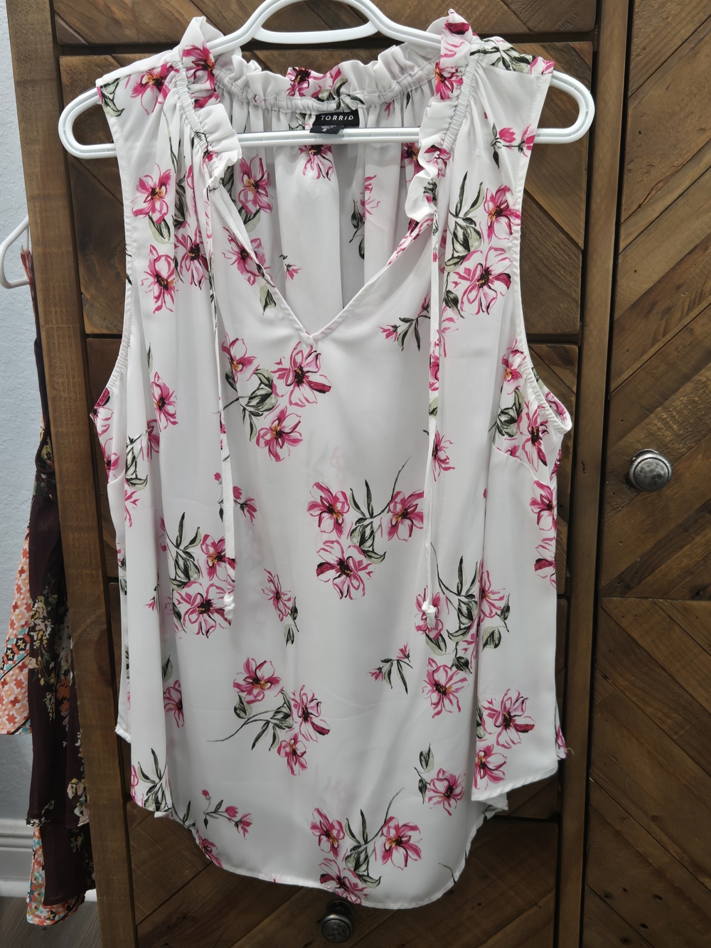torrid White Floral Ruffle Tie-Front Sleeveless Camisole